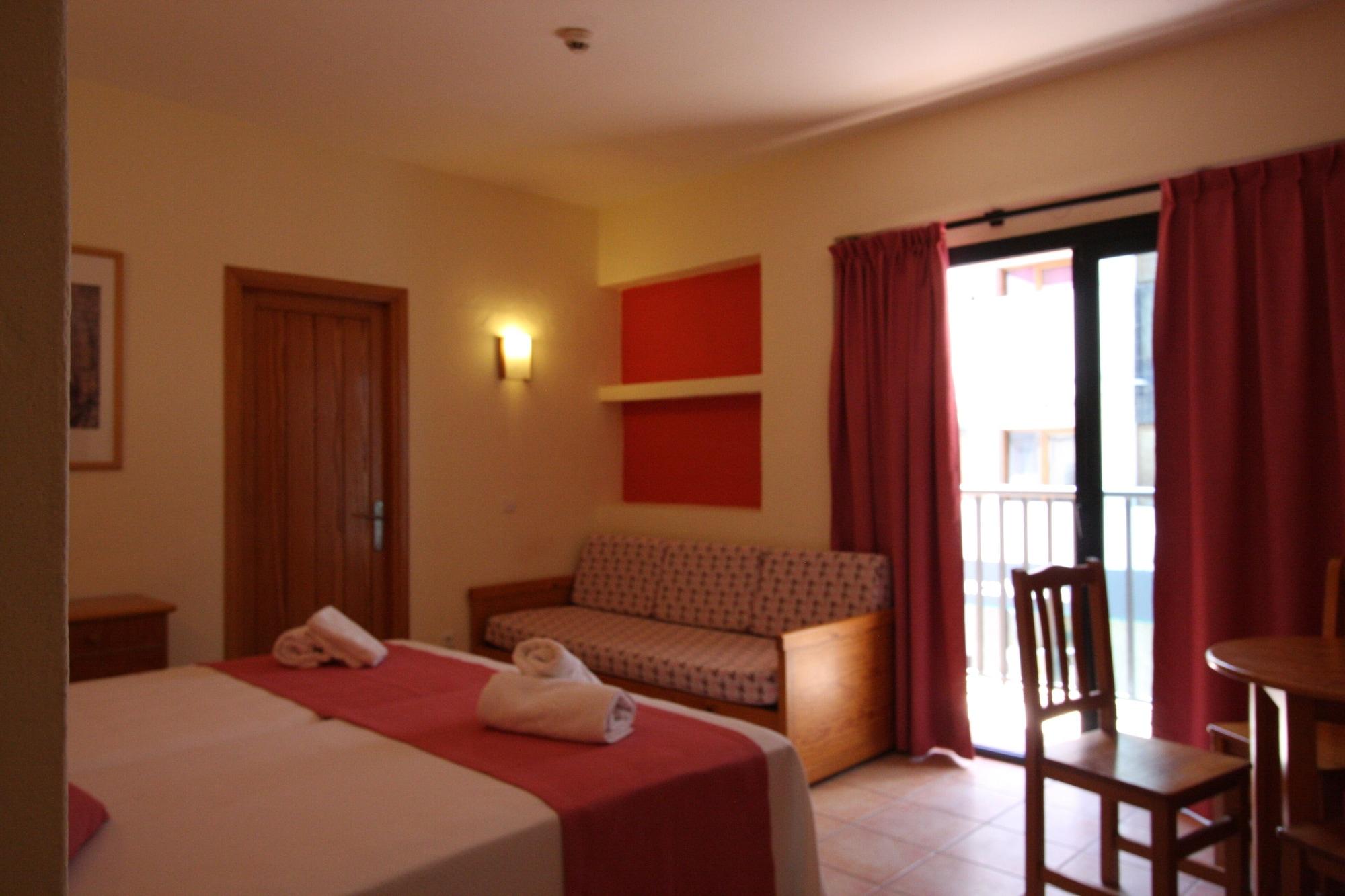 Apartamentos Casa Maria Sant Antoni de Portmany Екстериор снимка